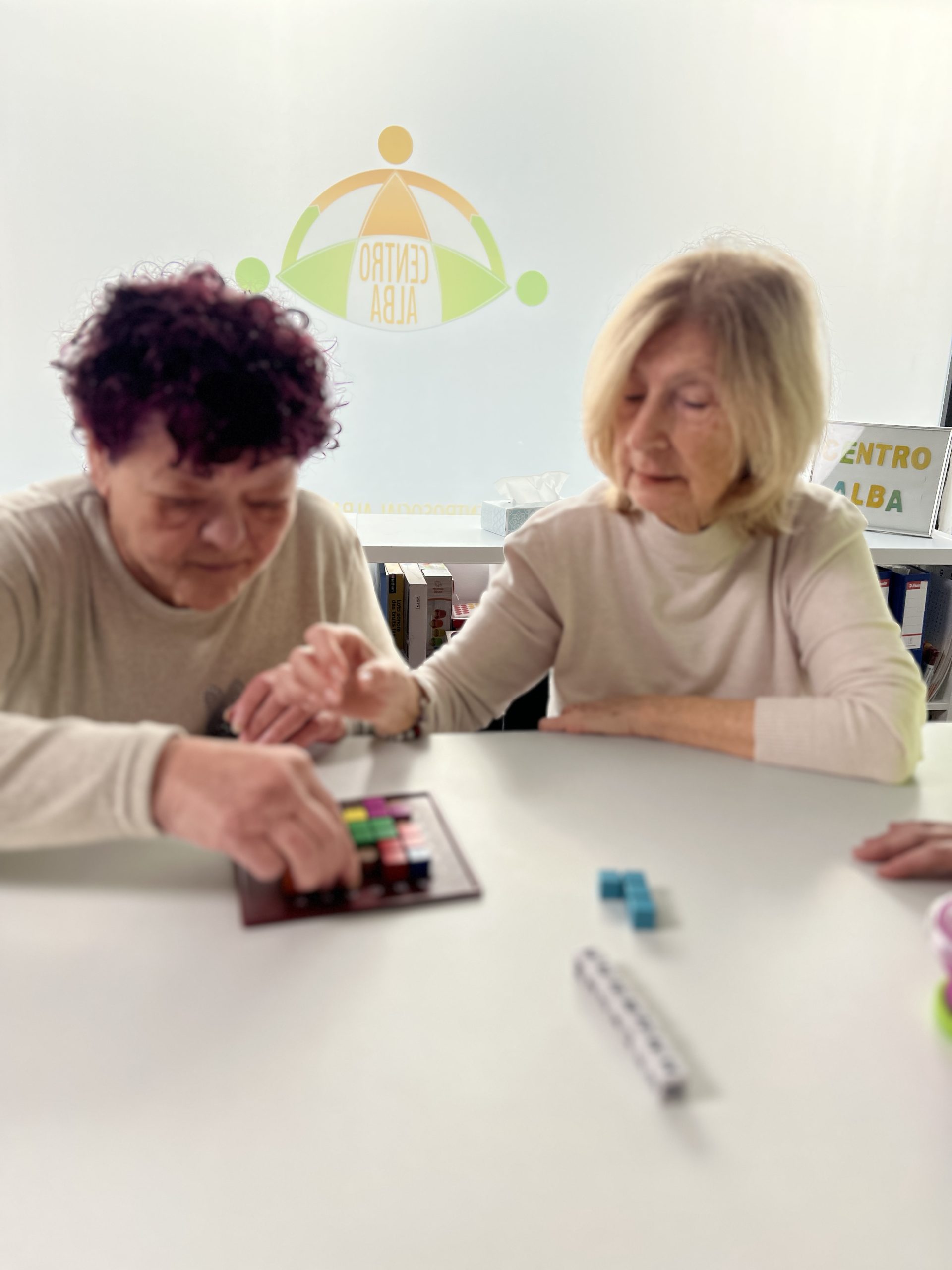 Terapia manipulativa Centro Social Alba San Pedro Alcántara estimulación cognitiva